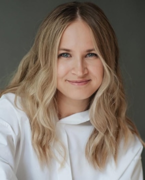 Ася Лавринович