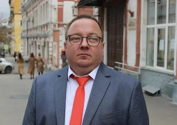 Александр Валерьевич Колоколов